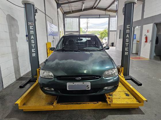 FORD ESCORT 1.8 MPI GLX 16V GASOLINA 4P MANUAL